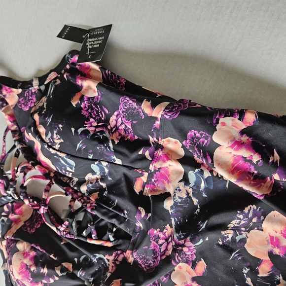 Torrid Pink and Black Floral Strappy One Piece Swimsuit NWT Size 2X - Picture 7 of 14